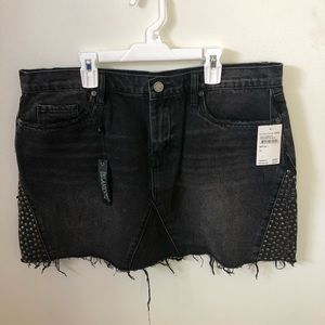 Blank NYC black denim skirt. Size 32. NWT studded.